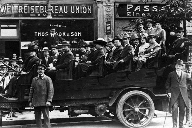 AGEN PERJALANAN WISATA PERTAMA  DI DUNIA  DIDIRIKAN DI INGGRIS PADA TAHUN 1872