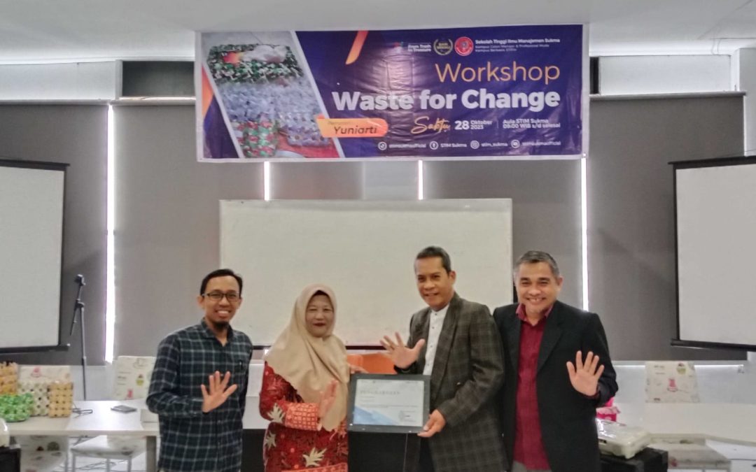 WORKSHOP WASTE FOR CHANGE, UPAYA EDUKASI EKONOMI DAN SELAMATKAN LINGKUNGAN MAHASISWA STIM SUKMA