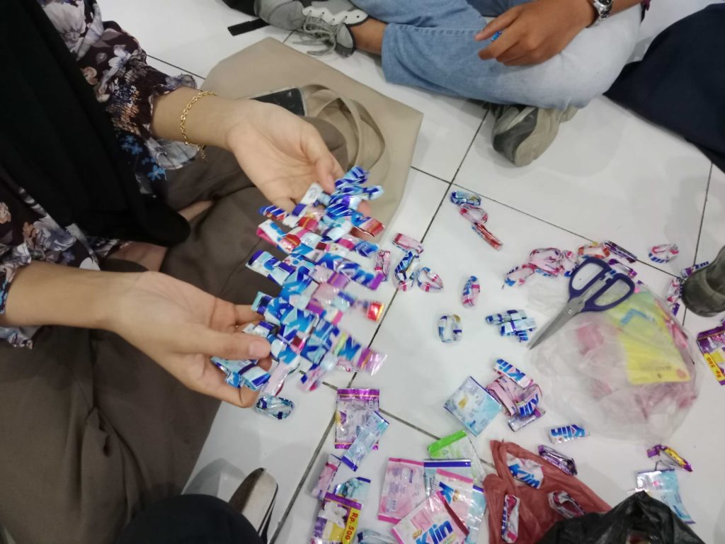 EDUKASI EKONOMI SELAMATKAN LINGKUNGAN