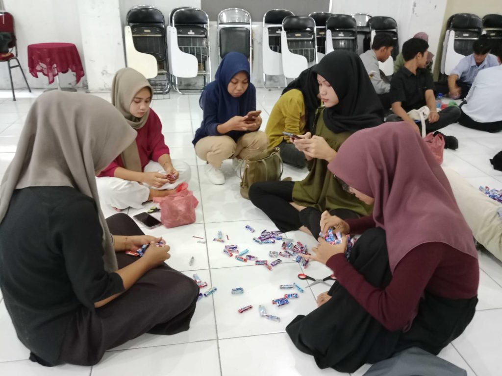 EDUKASI EKONOMI SELAMATKAN LINGKUNGAN